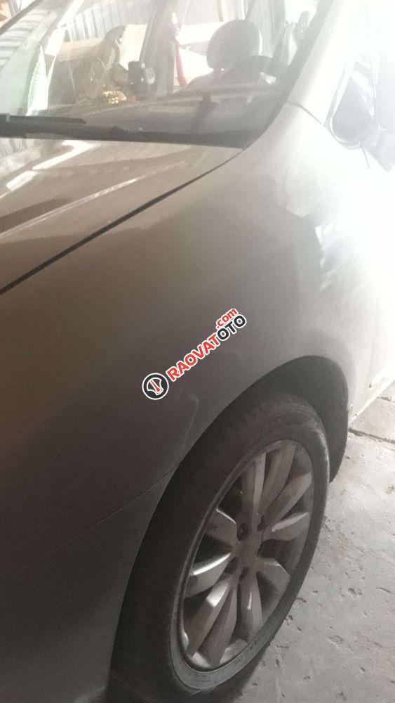 Bán Kia Carens MT năm sản xuất 2010, màu bạc-0