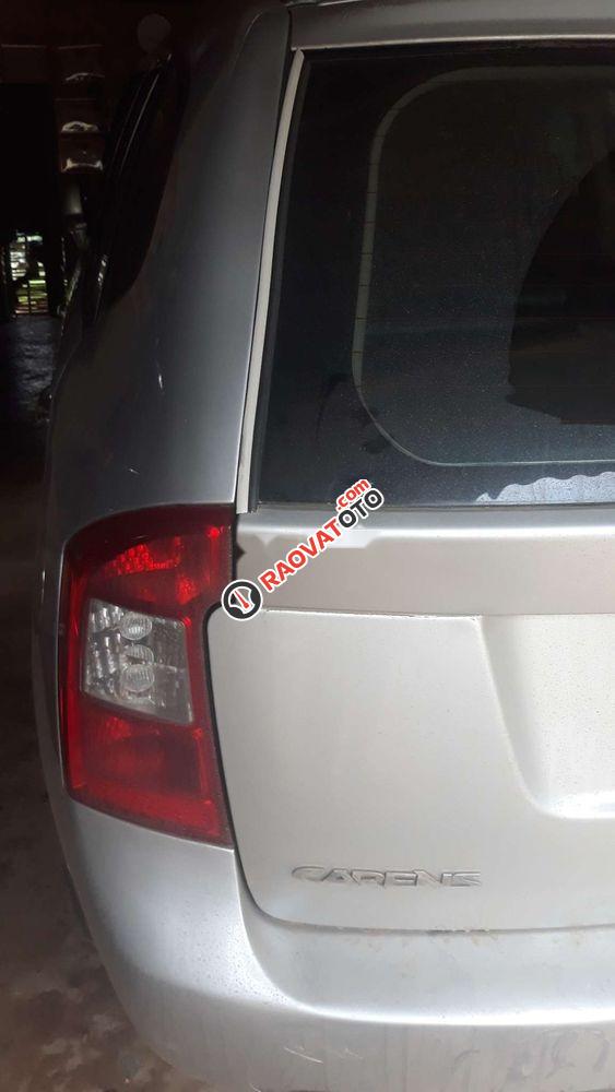 Bán Kia Carens MT năm sản xuất 2010, màu bạc-3