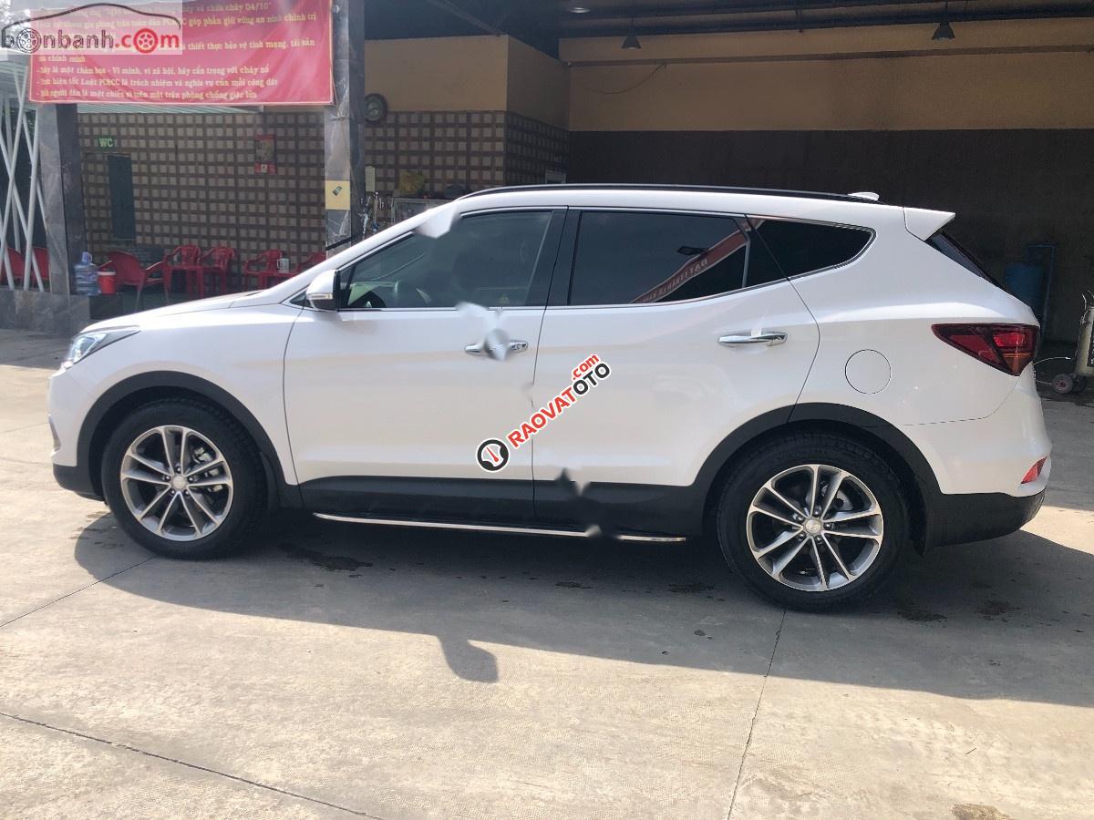 Bán xe Hyundai Santa Fe 2.2 AT năm sản xuất 2017, màu trắng-1