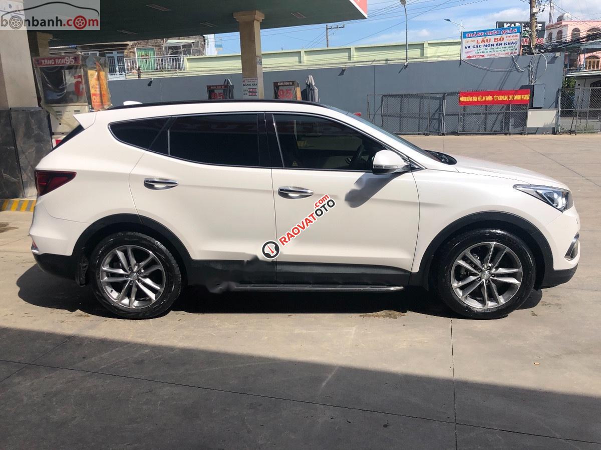 Bán xe Hyundai Santa Fe 2.2 AT năm sản xuất 2017, màu trắng-3