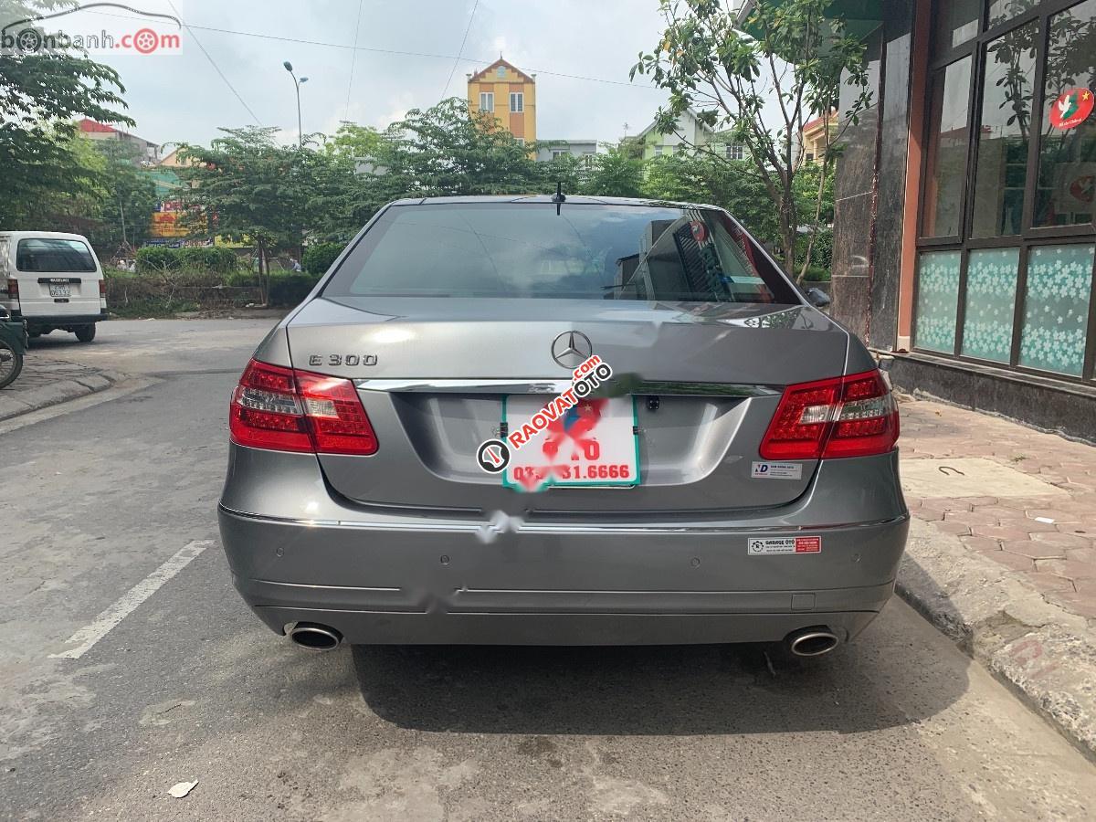 Bán Mercedes E300 đời 2009, màu xám giá cạnh tranh-6