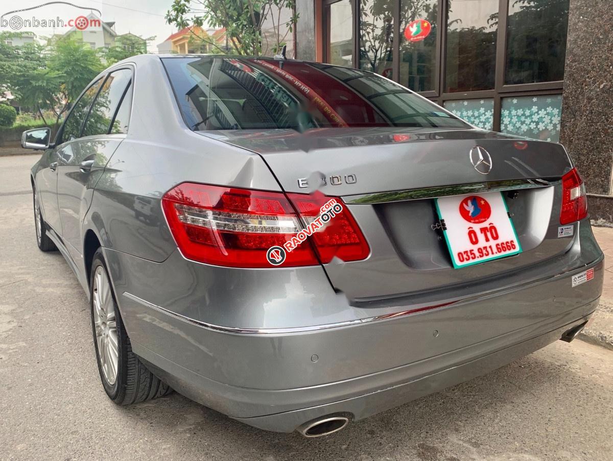 Bán Mercedes E300 đời 2009, màu xám giá cạnh tranh-3