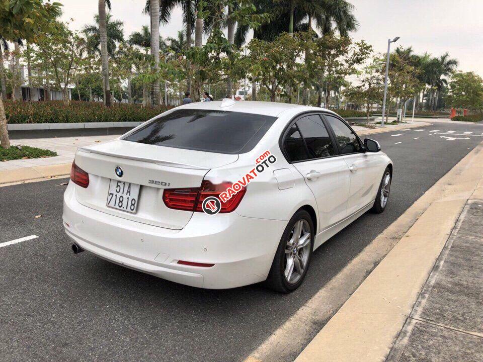 Cần bán xe BMW 3 Series 320i năm sản xuất 2014, màu trắng, giá chỉ 860 triệu-2