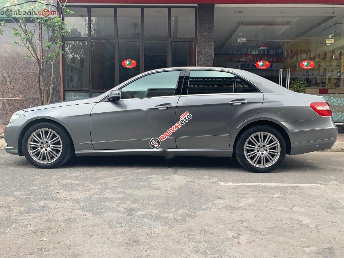 Chính chủ bán Mercedes E300 sản xuất năm 2009, màu xám-4