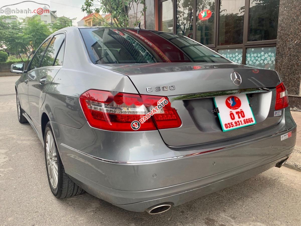 Chính chủ bán Mercedes E300 sản xuất năm 2009, màu xám-5