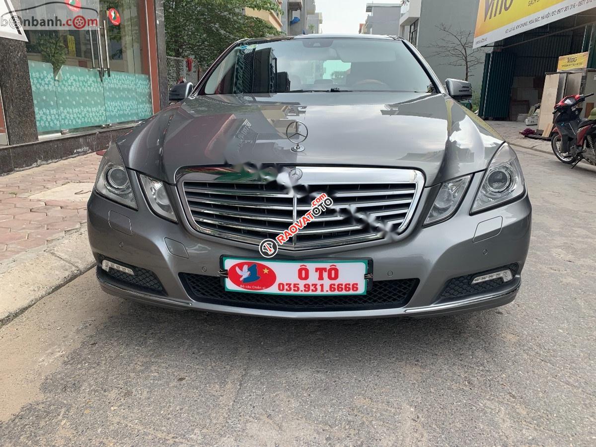 Bán Mercedes E300 đời 2009, màu xám giá cạnh tranh-8