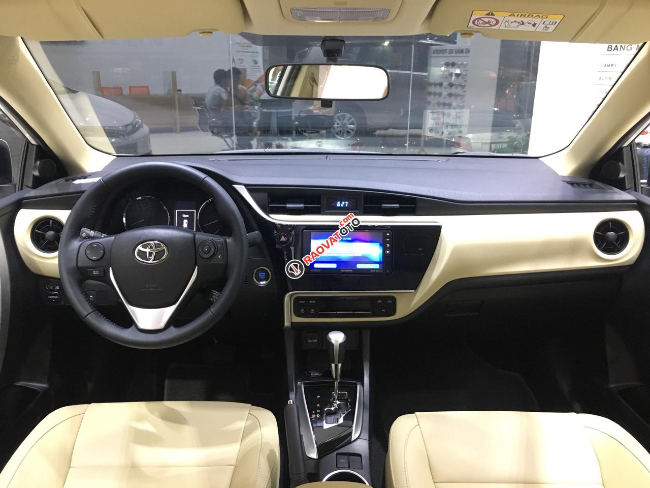 Bán Toyota Altis 1.8G CVT 2019, màu bạc, hỗ trợ 40tr phí trước bạ-1
