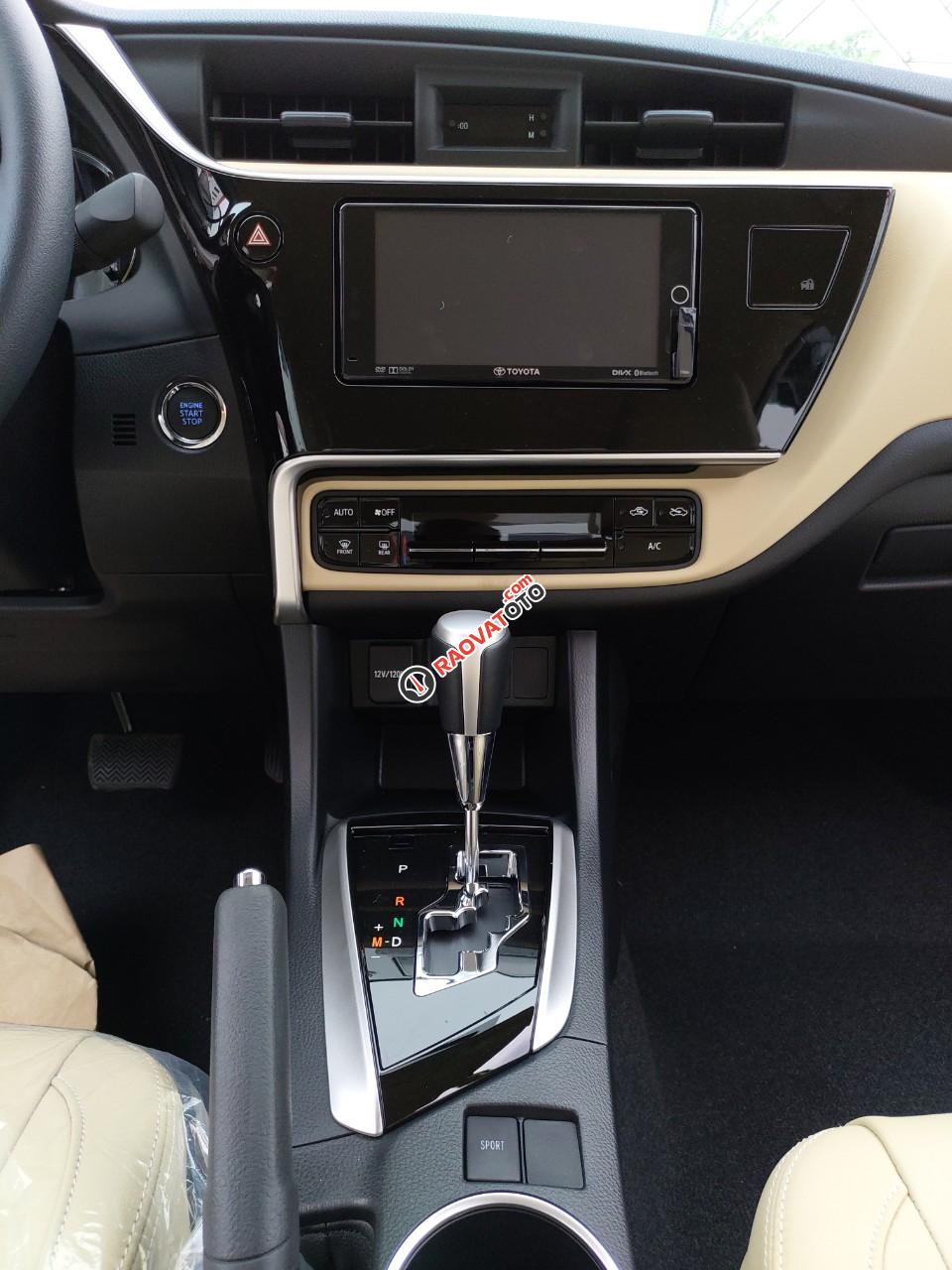 Bán Toyota Altis 1.8G CVT 2019, màu bạc, hỗ trợ 40tr phí trước bạ-2