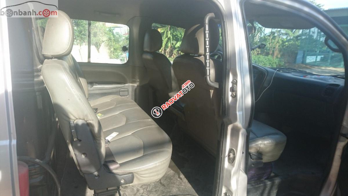 Xe Hyundai Starex GRX năm sản xuất 2005, màu bạc, xe nhập -2