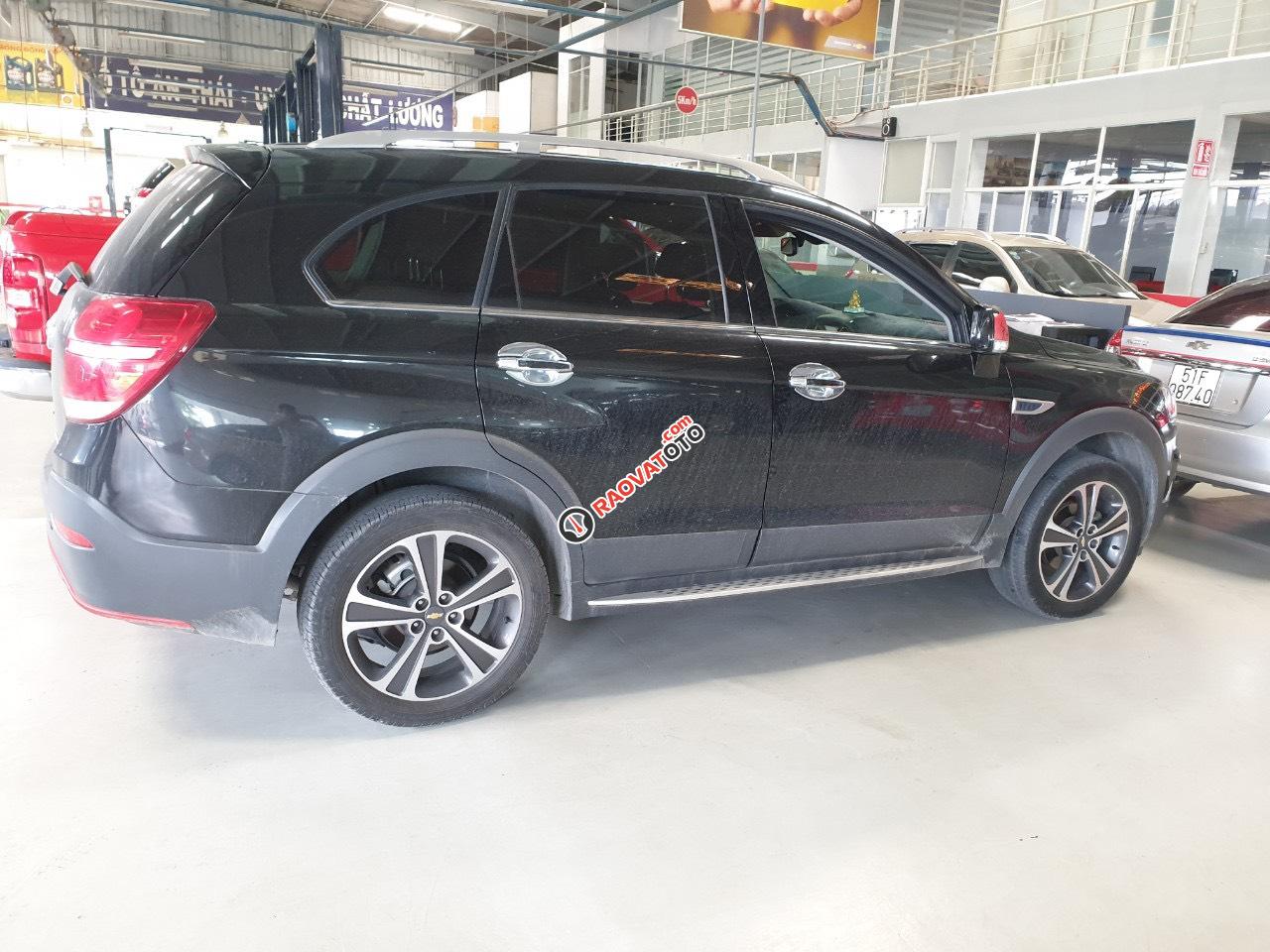 Bán Chevrolet Captiva Revv 2.4 đời 2016, màu đen-1