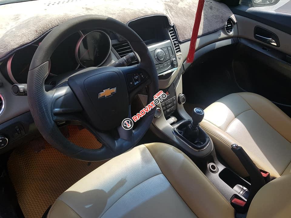Cần bán Chevrolet Cruze 2016 số sàn màu trắng-5