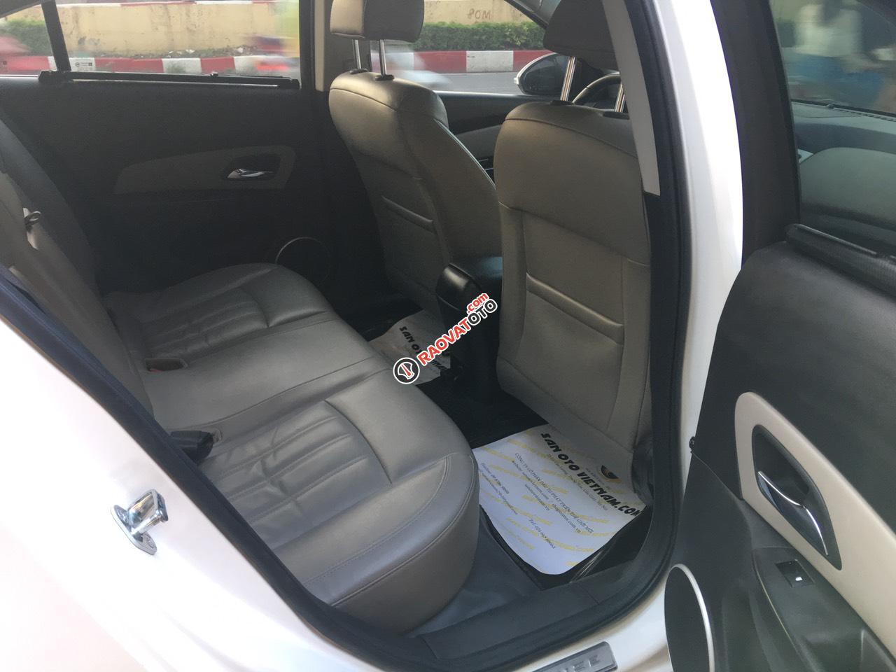 Cần bán xe Chevrolet Cruze 1.8 LTZ 2015, màu trắng-8