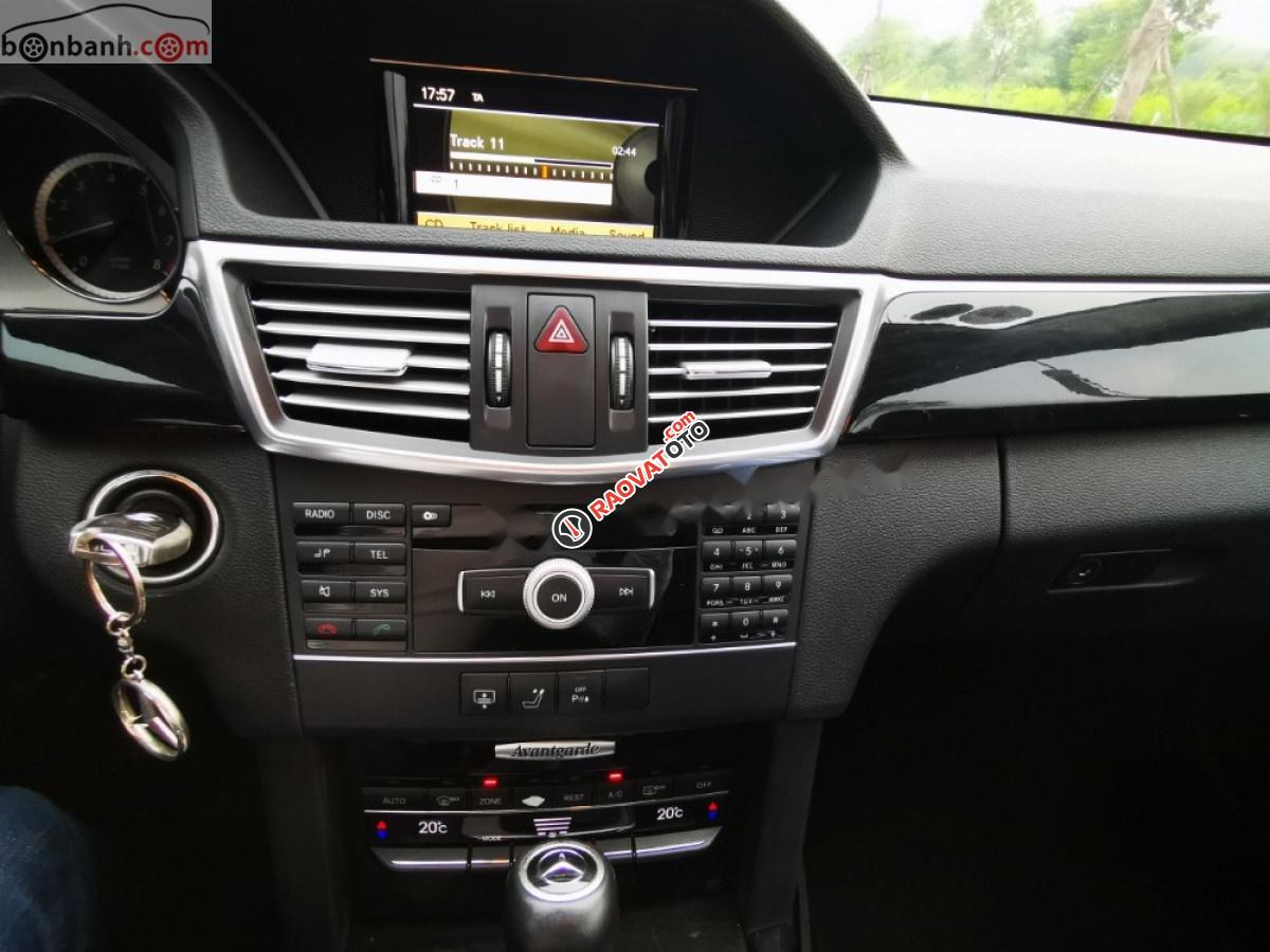 Bán Mercedes E250 sản xuất 2010, màu đen, biển số HN tên cá nhân - Odo 8 vạn km-2