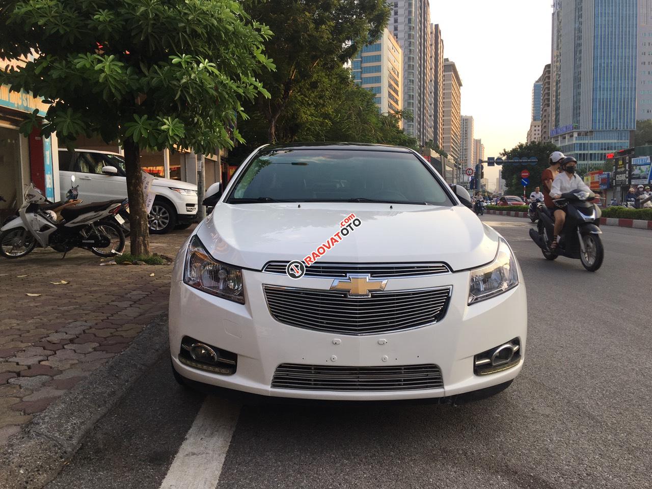 Cần bán xe Chevrolet Cruze 1.8 LTZ 2015, màu trắng-0