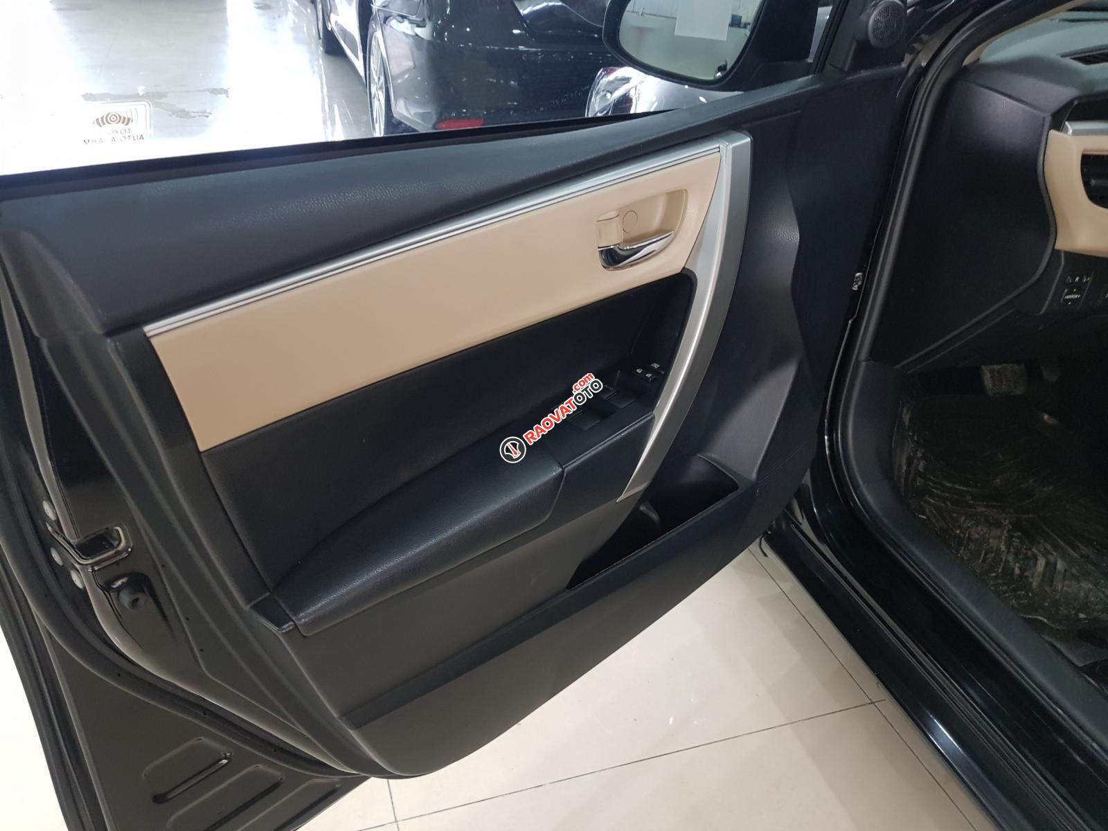 Bán Toyota Corolla altis 1.8G sản xuất 2017, màu đen như mới-1