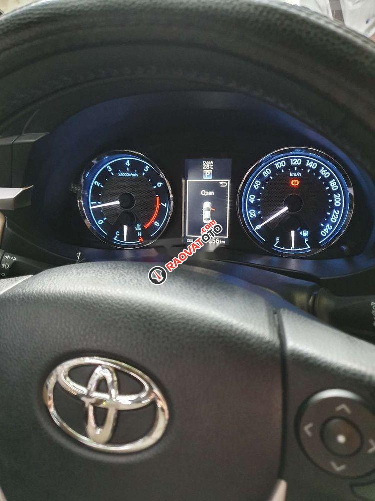 Cần bán xe Toyota Corolla altis G 1.8 AT đời 2017, màu đen-1