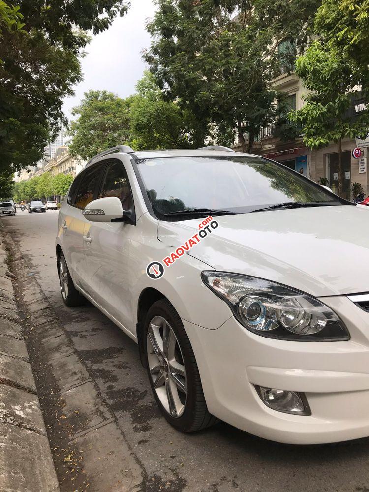 Bán Hyundai i30 CW sản xuất 2010, màu trắng, nhập khẩu nguyên chiếc, máy móc zin tuyệt đối-0