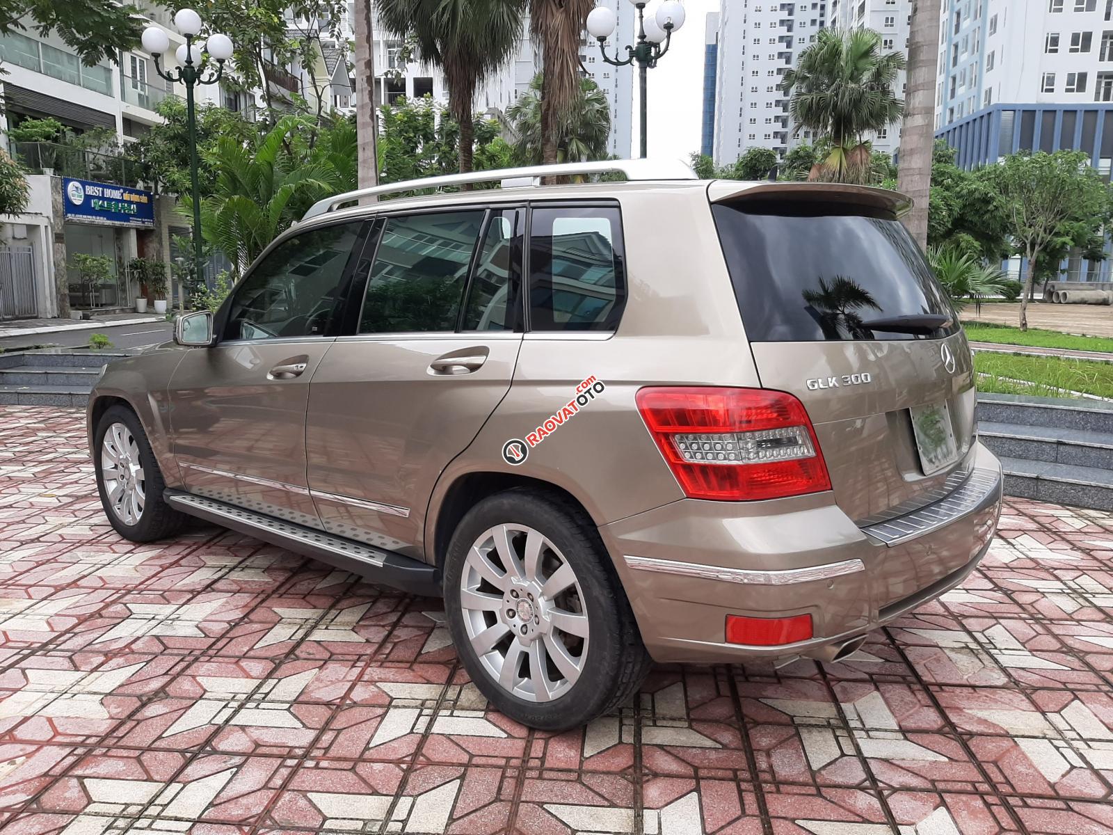 Bán Mercedes 300 sản xuất năm 2010, màu vàng-7