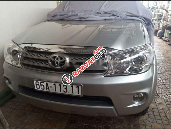 Bán Toyota Fortuner 2009, màu bạc, chính chủ-0