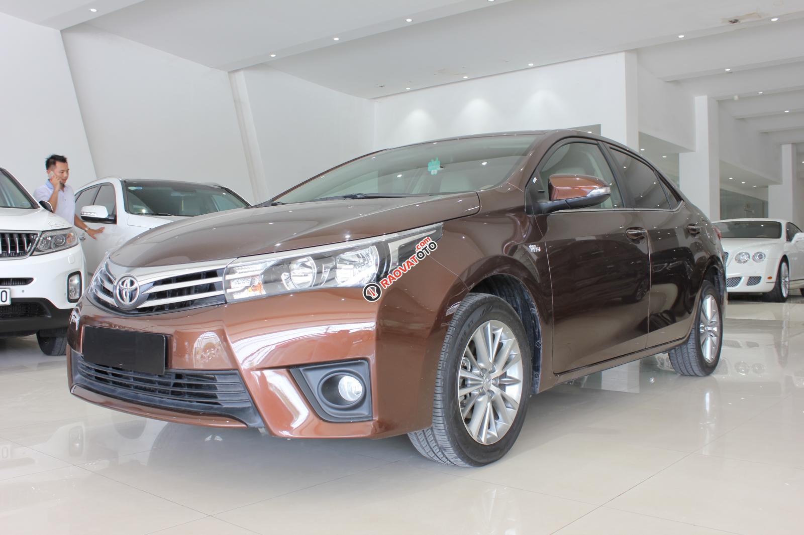 Bán Toyota Corolla Altis 1.8G AT 2016, màu nâu, giá 660tr-0