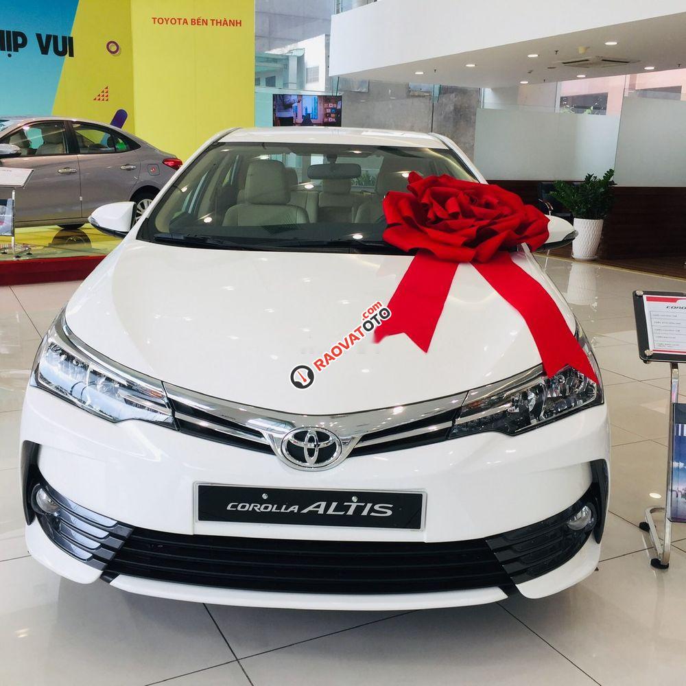 Bán Toyota Corolla altis 1.8G đời 2019, màu trắng, giá tốt-0