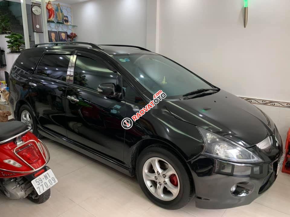 Cần bán Mitsubishi Grandis AT năm 2005 số tự động giá cạnh tranh-0