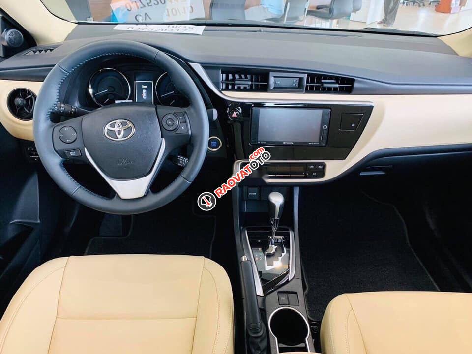 Cần bán xe Toyota Corolla altis đời 2019, màu trắng-2