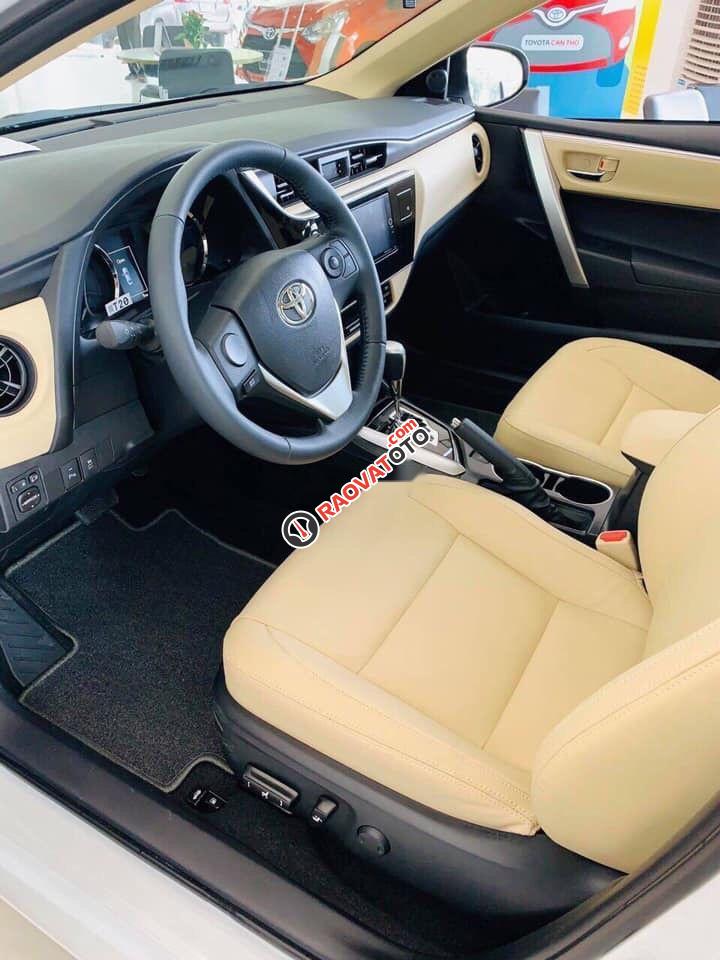 Cần bán xe Toyota Corolla altis đời 2019, màu trắng-0