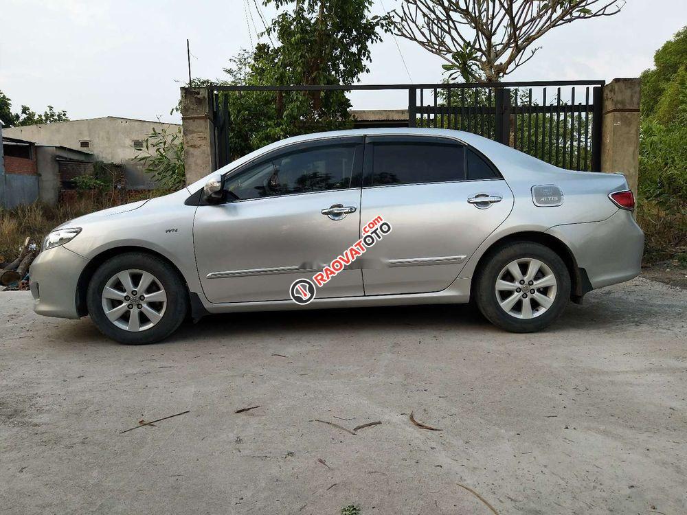 Bán xe Toyota Corolla altis sản xuất 2009, màu bạc-0