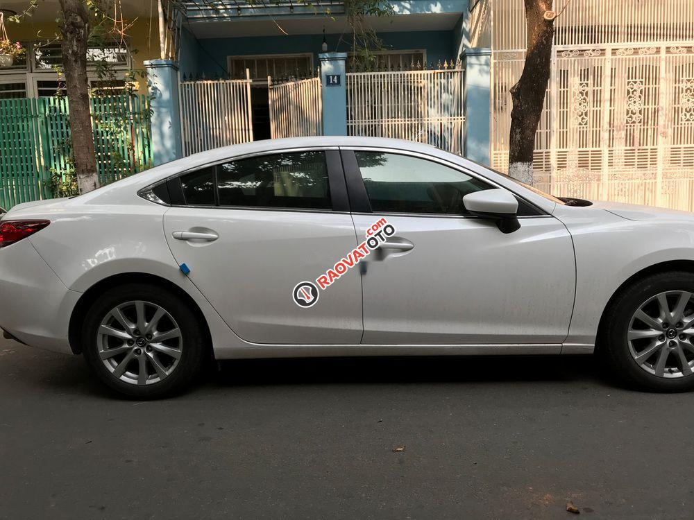 Cần bán gấp Mazda 6 2.0 đời 2016, màu trắng-0