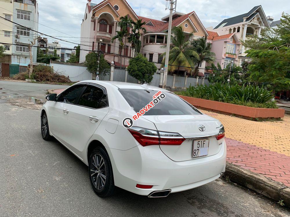 Gia đình bán xe Toyota Corolla altis 1.8G 2017, màu trắng-0