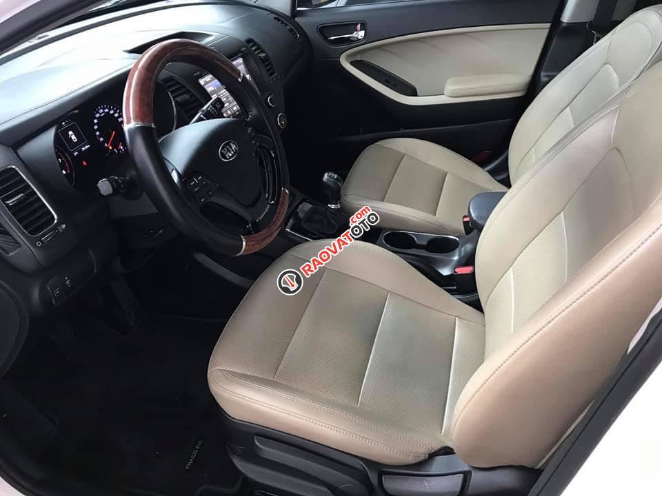Kia Cerato 1.6MT, màu trắng, 2017, biển Sài Gòn, xe gia đình rất ít đi-2
