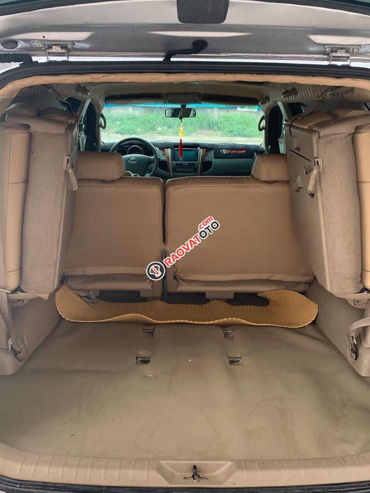 Bán xe Toyota Fortuner V đời 2009, màu bạc, giá tốt-1