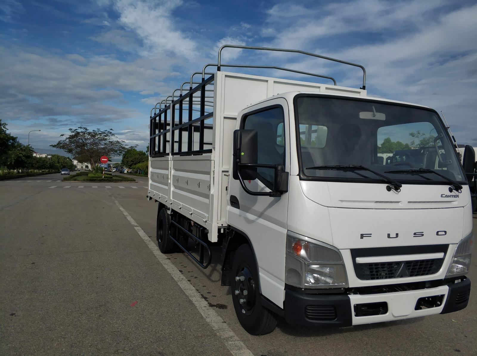 Xe tải Misubishi Fuso Canter 4.99 Euro 4 tải trọng 1 tấn 9-3