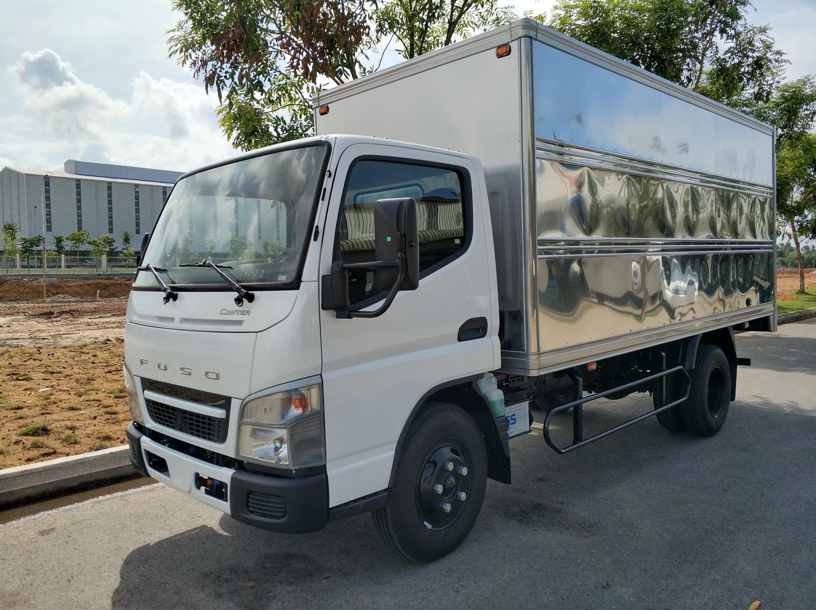 Xe tải Misubishi Fuso Canter 4.99 Euro 4 tải trọng 1 tấn 9-4