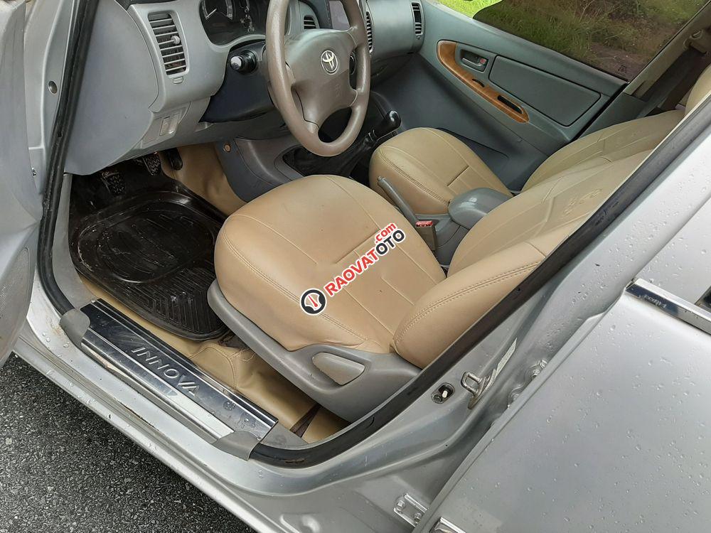 Bán Toyota Innova J năm 2006 chính chủ, 214tr-2