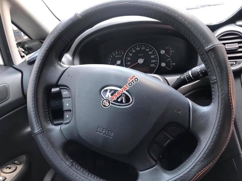 Bán Kia Carens 2016 số sàn màu trắng, xe chính chủ-0