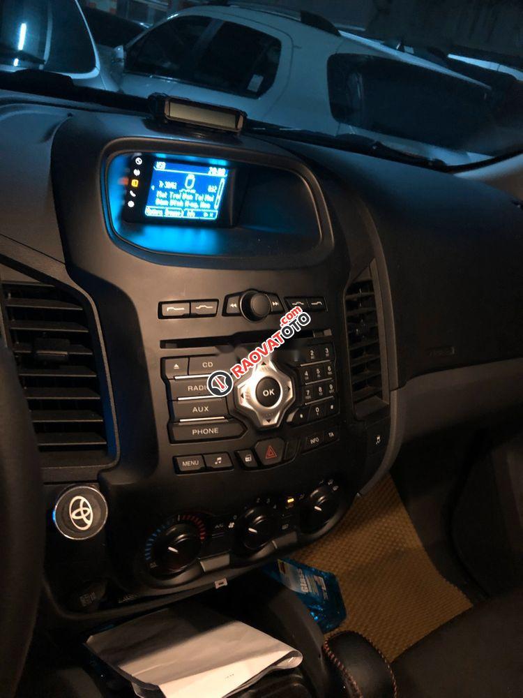 Bán Ford Ranger AT sản xuất năm 2017, màu bạc, nhập khẩu, chính chủ -2