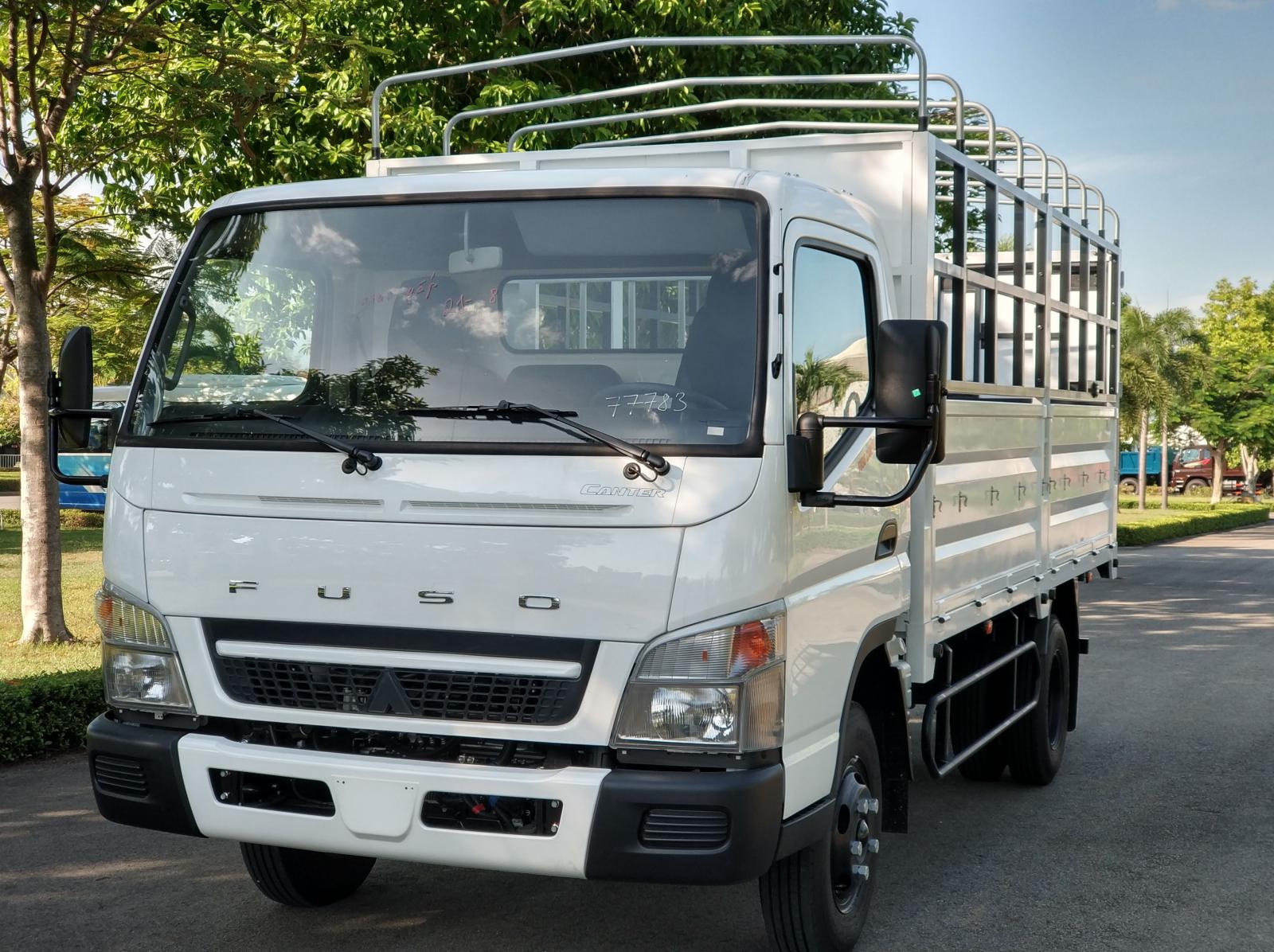 Xe tải Misubishi Fuso Canter 6.5 Euro 4 tải trọng 3 tấn 5-0