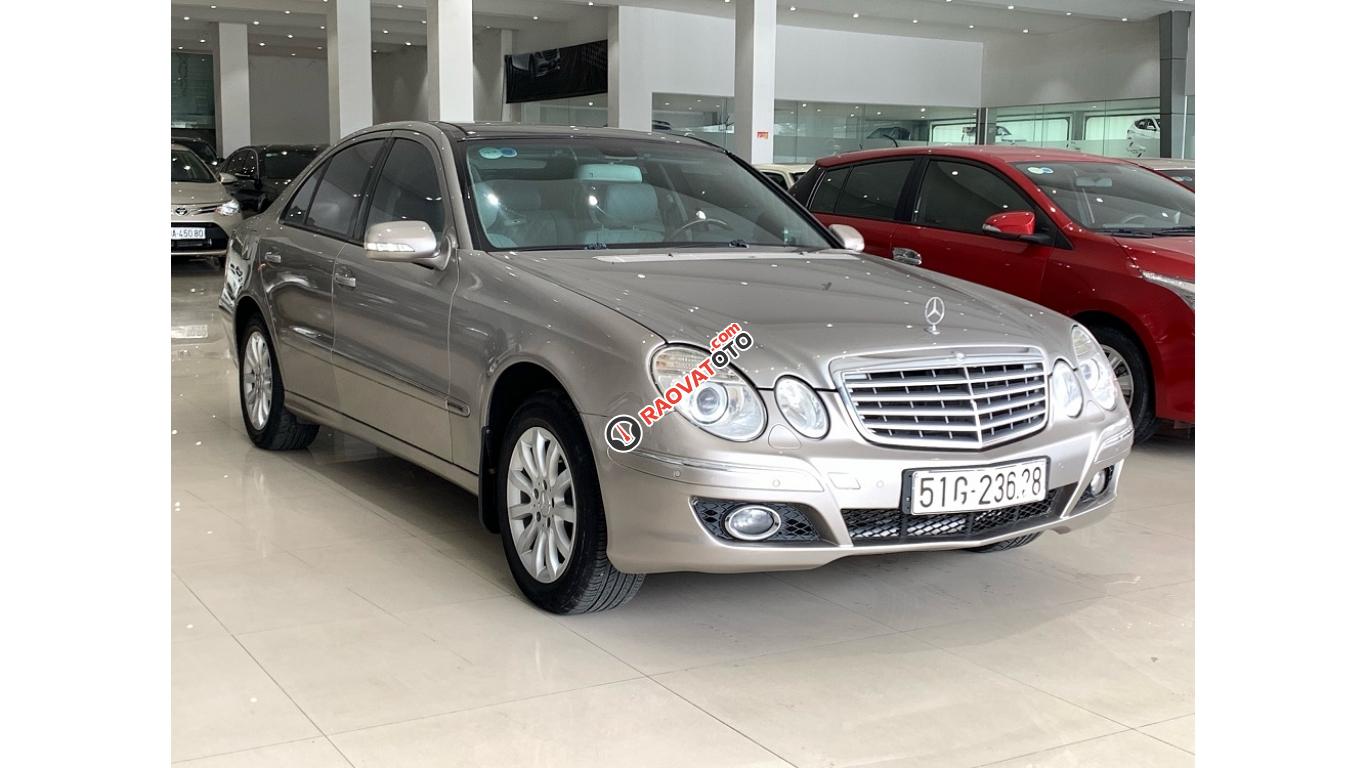 HCM: Mercedes E280 2007, màu xám-8
