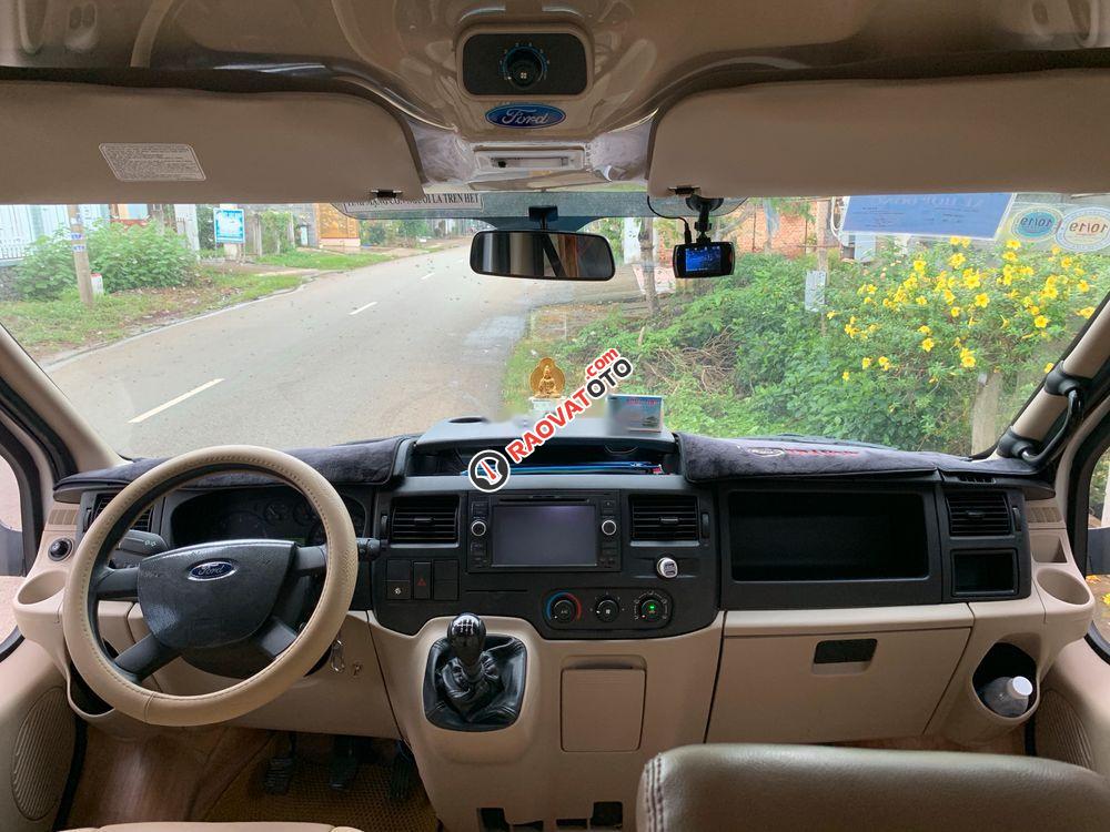 Cần bán lại Ford Transit đời 2017, màu bạc, giá 605tr-1