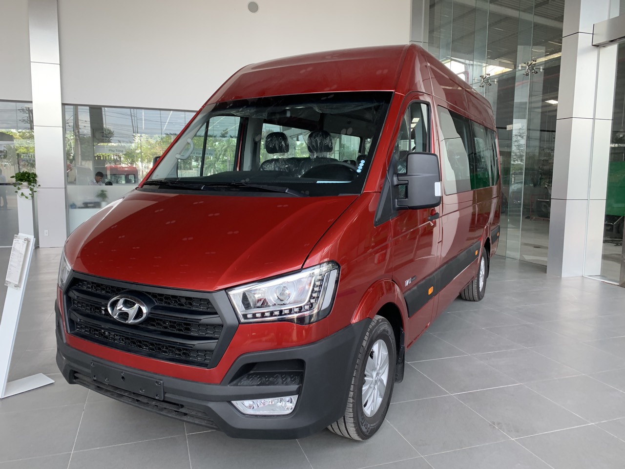 Bán xe Hyundai Solati 2019 có sẵn giao ngay-1