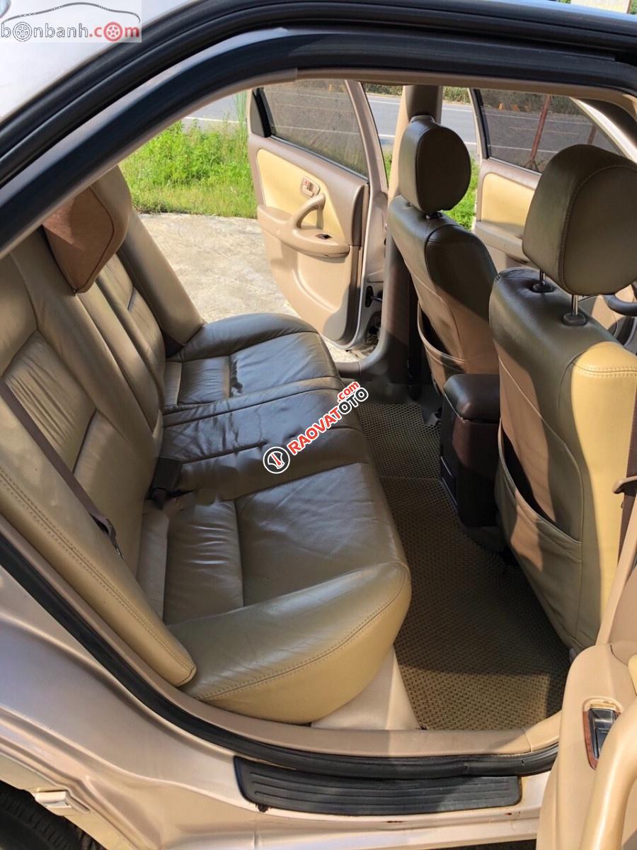 Cần bán gấp Toyota Camry 3.0 V6 đời 2001, màu vàng, nhập khẩu -1