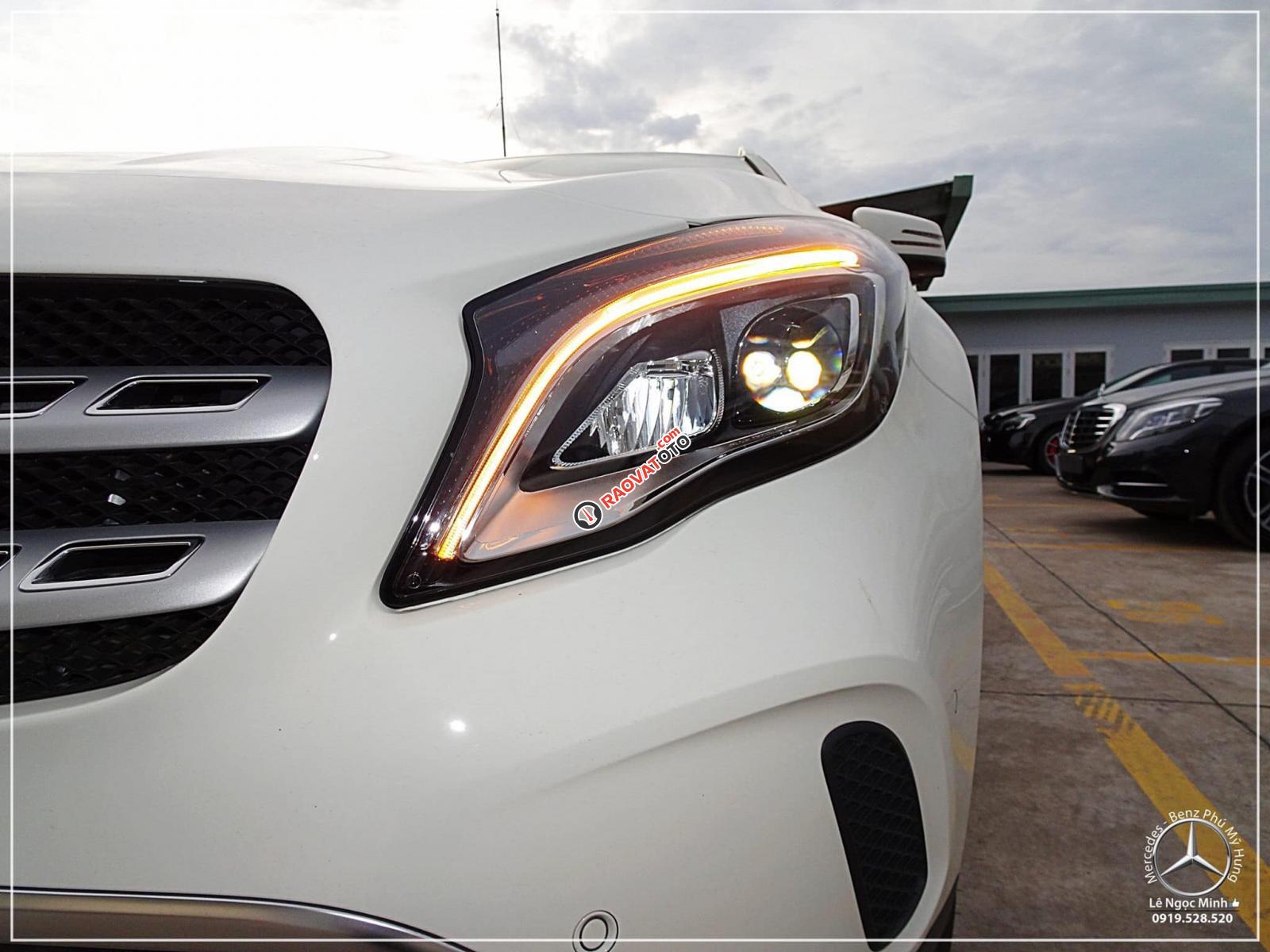 Bán Mercedes GLA 200 new - SUV 5 chỗ nhập khẩu - hỗ trợ ngân hàng 80%, xe giao ngay, LH 0919 528 520-7
