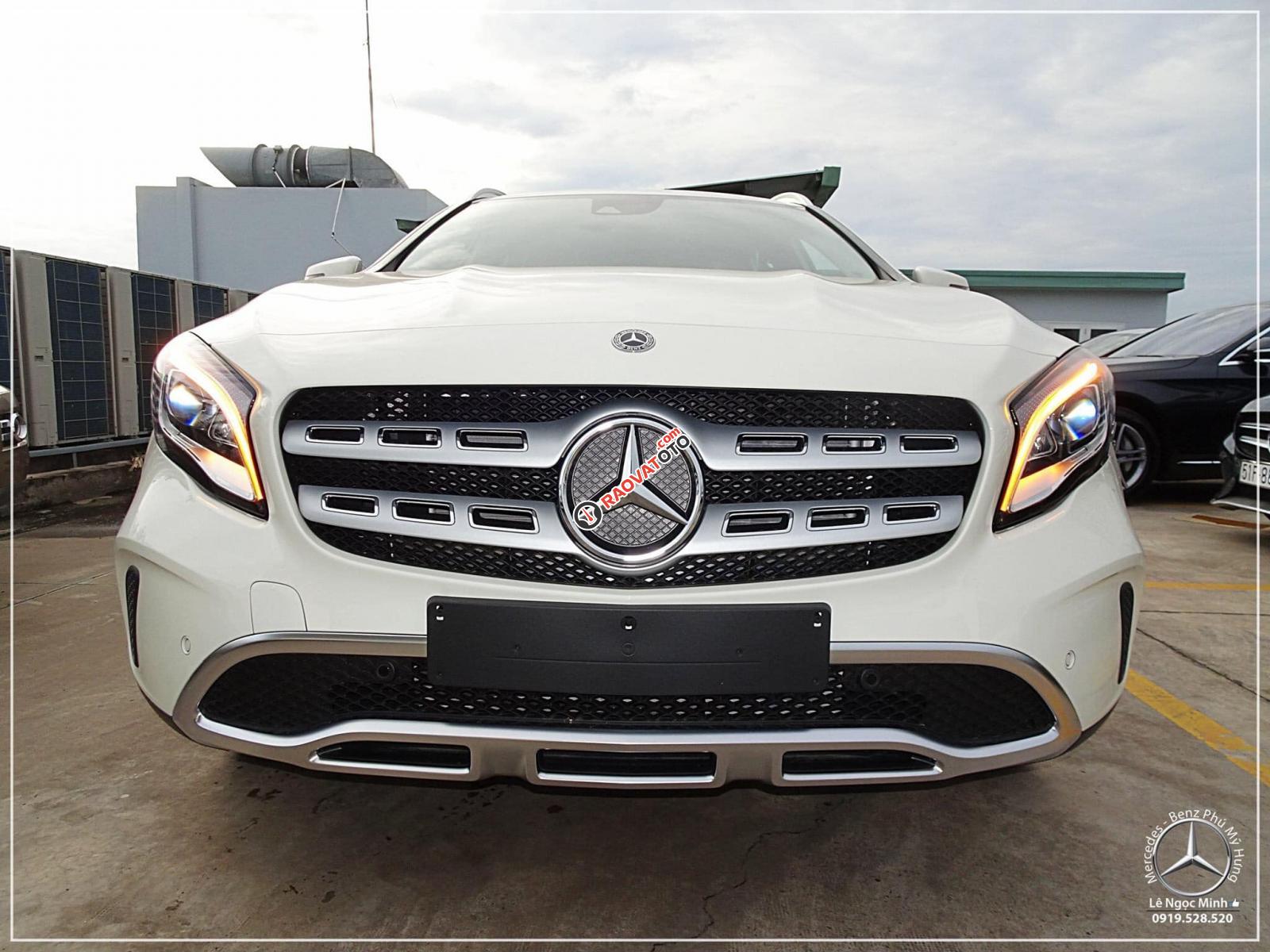 Bán Mercedes GLA 200 new - SUV 5 chỗ nhập khẩu - hỗ trợ ngân hàng 80%, xe giao ngay, LH 0919 528 520-11