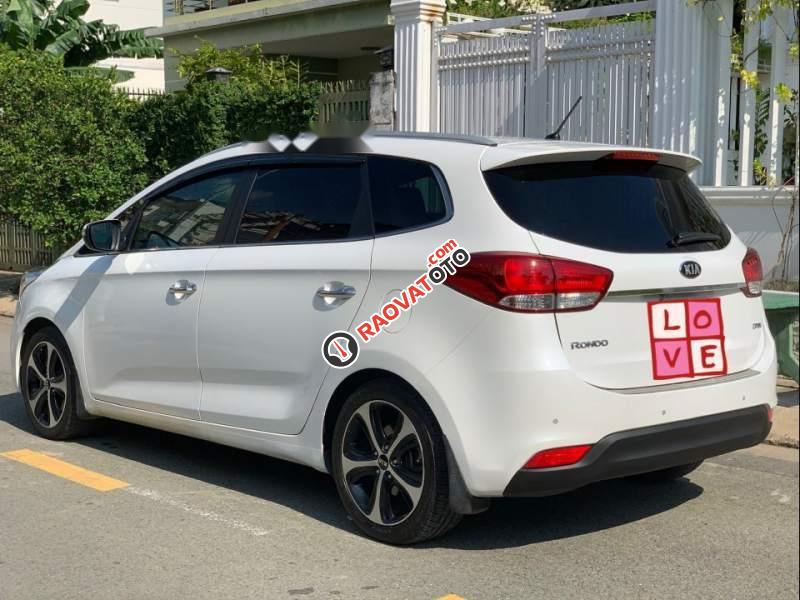 Cần bán lại xe Kia Rondo DAT đời 2016, màu trắng, nhập khẩu, đăng ký 29/12/2016-2