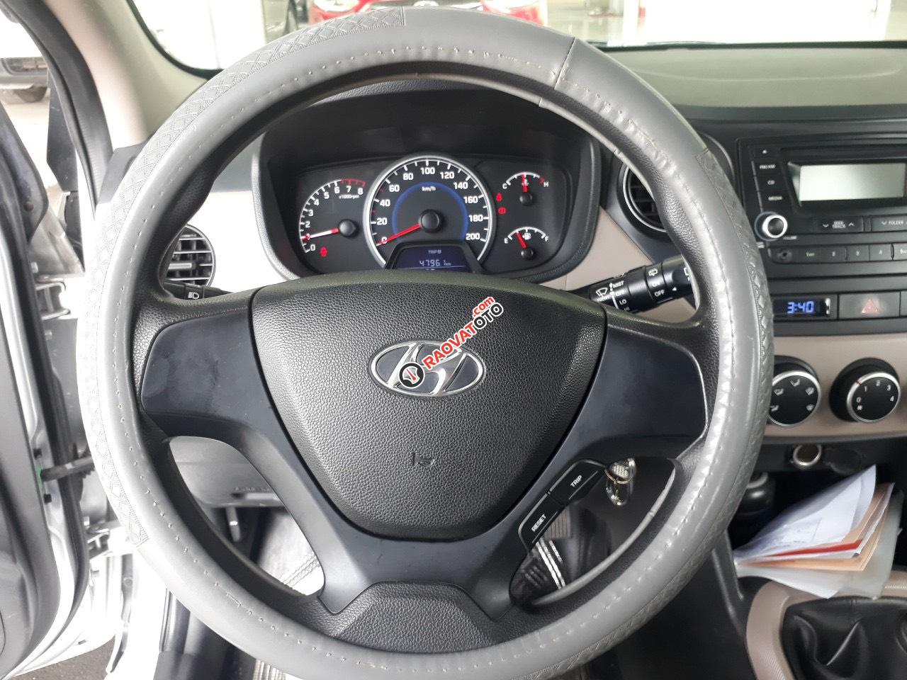 Hãng bán i10 1.0MT Base 2017, màu bạc, đúng chất, giá TL, hỗ trợ góp-5