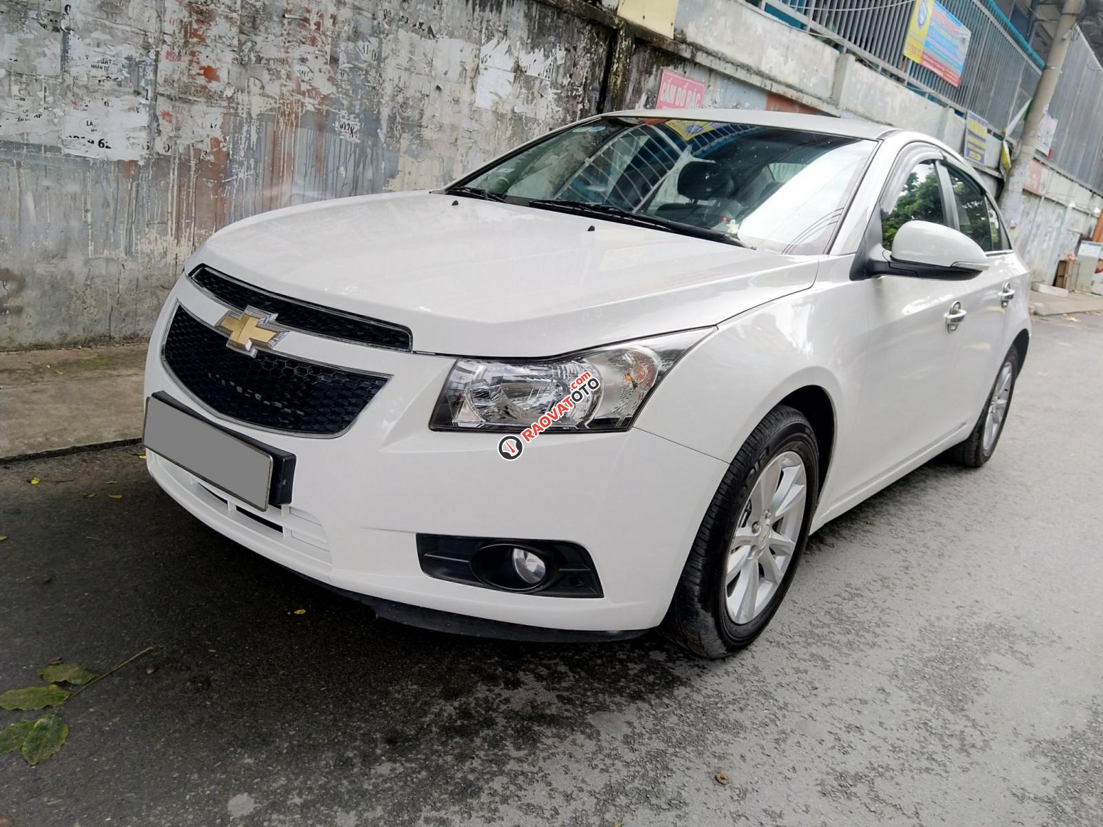 Bán xe Chevrolet Cruze 2016 màu trắng, số sàn-1