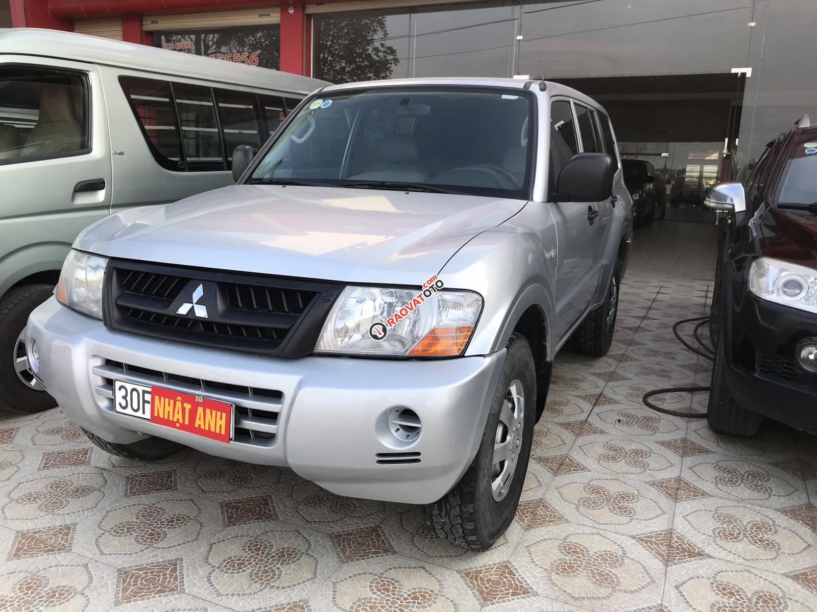 Cần bán Mitsubishi Pajero 3.0 đời 2005, màu bạc-1