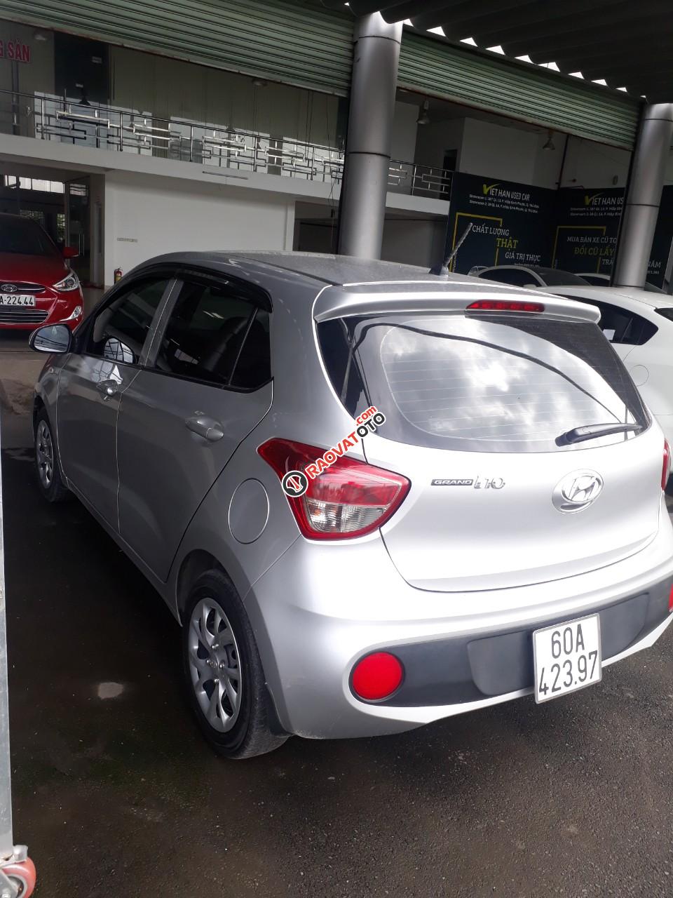 Bán Hyundai Grand i10 HB 1.0MT base màu bạc, số sàn, sản xuất 2017, biển Đồng Nai 1 chủ-9